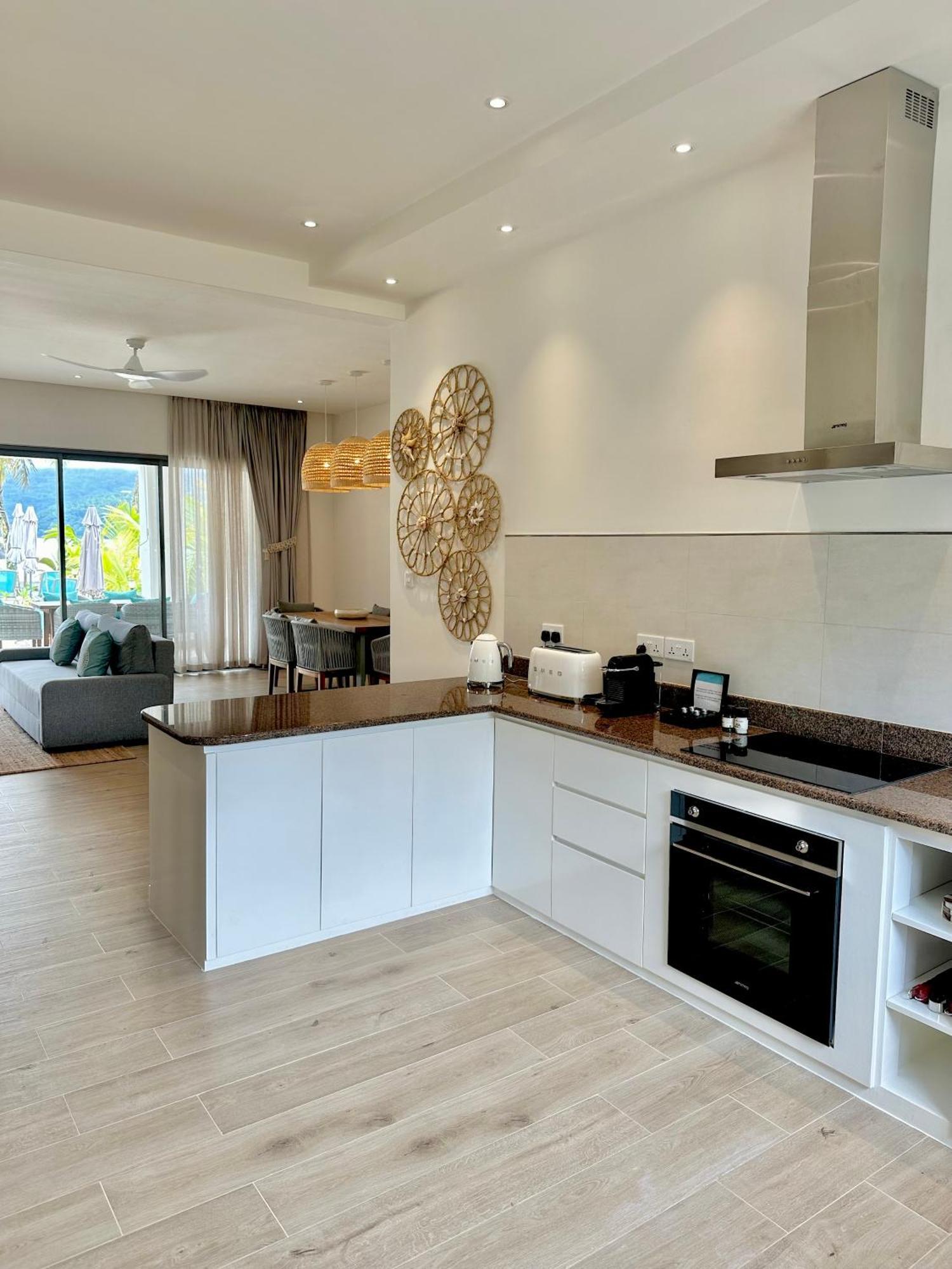 Pineapple Beach Villas Baie Lazare  Bagian luar foto