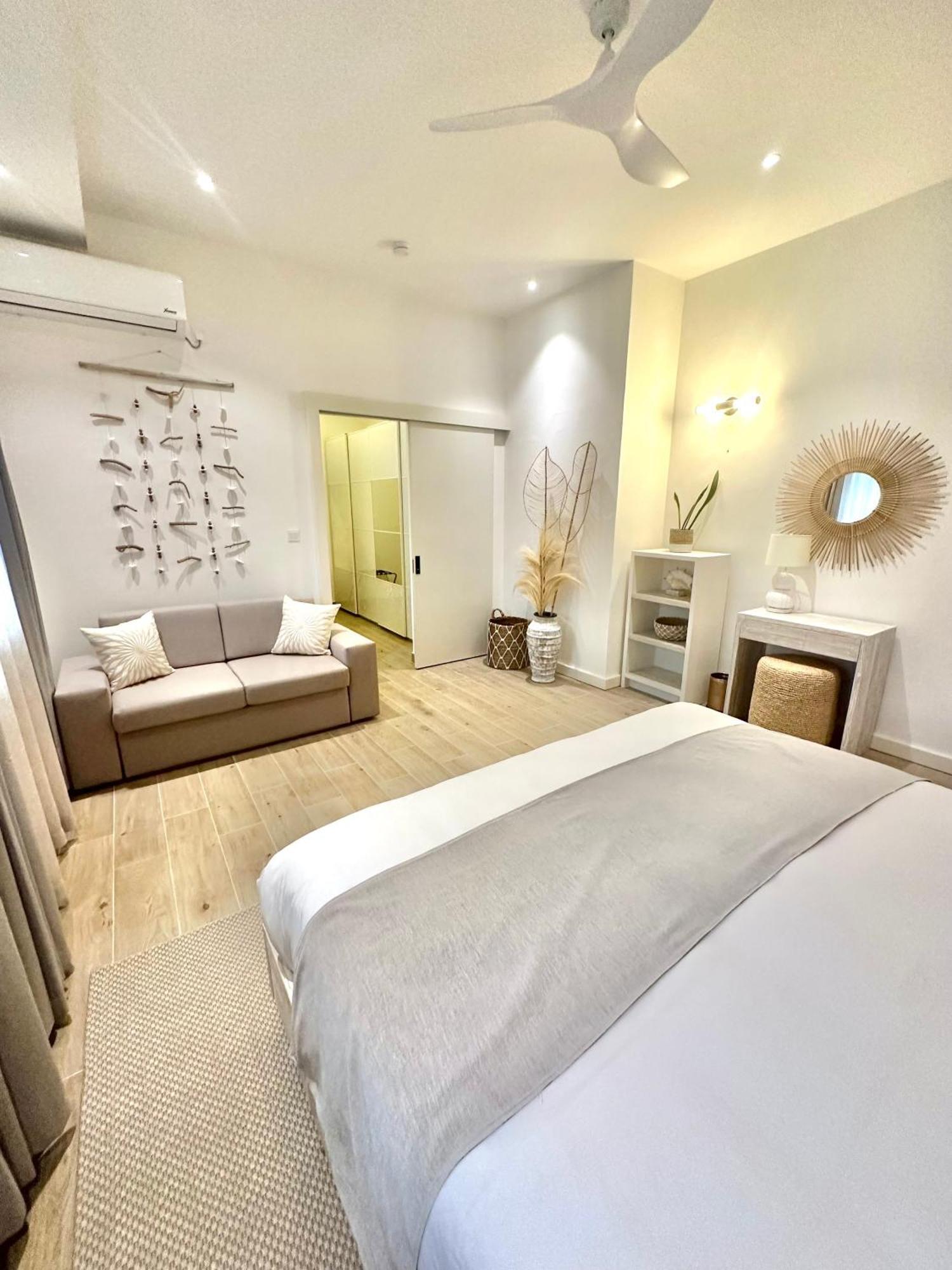 Pineapple Beach Villas Baie Lazare  Bagian luar foto