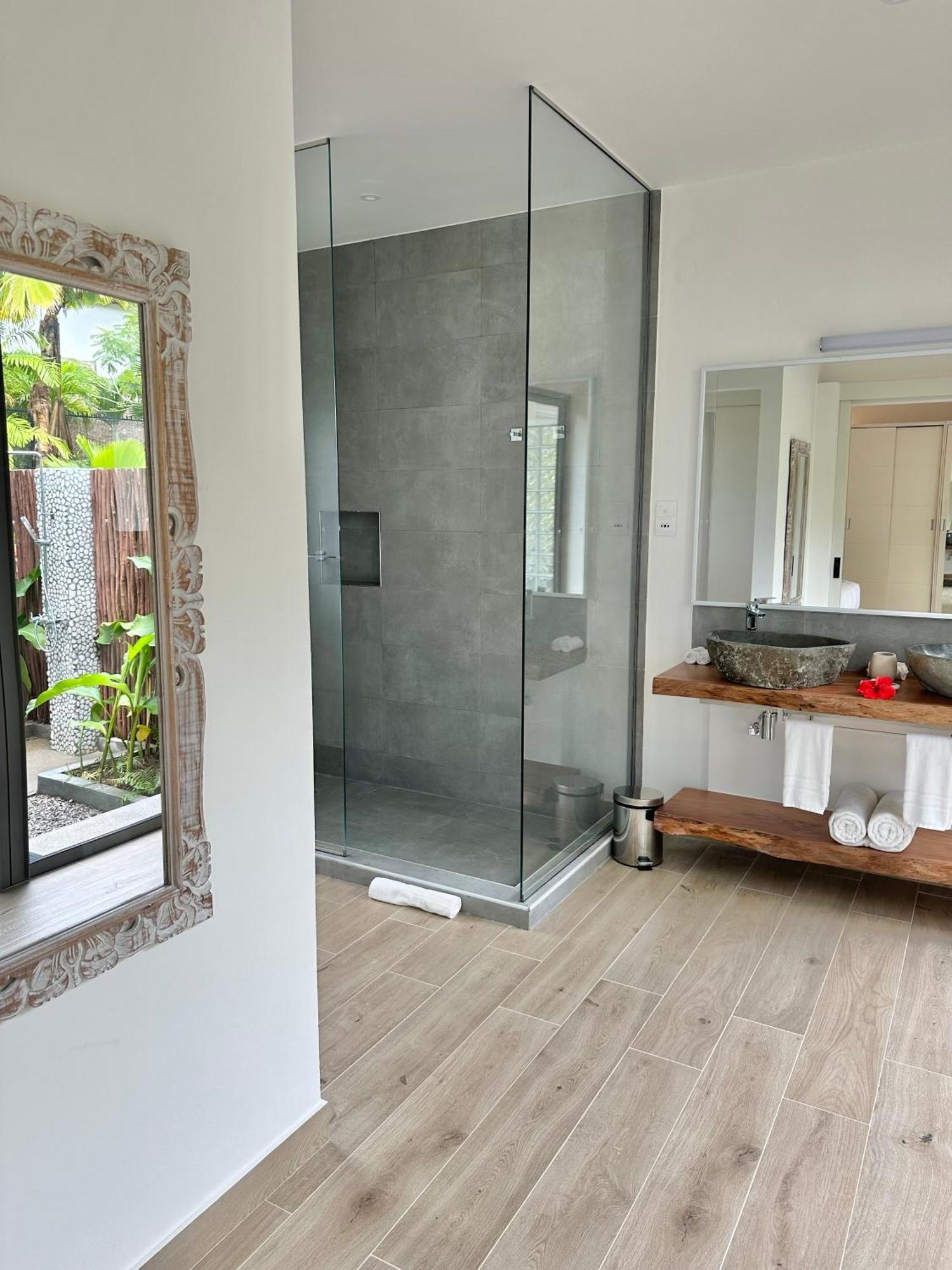 Pineapple Beach Villas Baie Lazare  Bagian luar foto