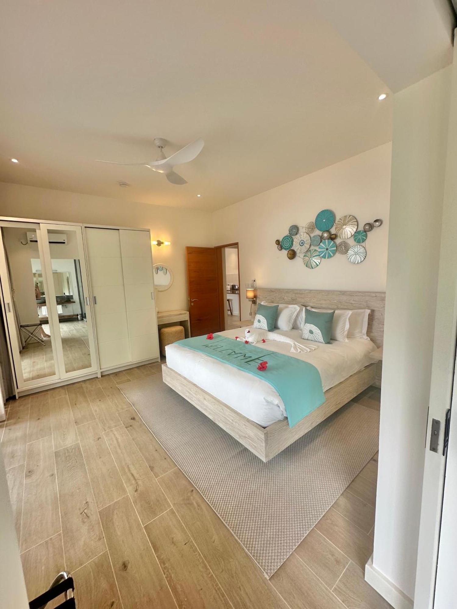 Pineapple Beach Villas Baie Lazare  Bagian luar foto