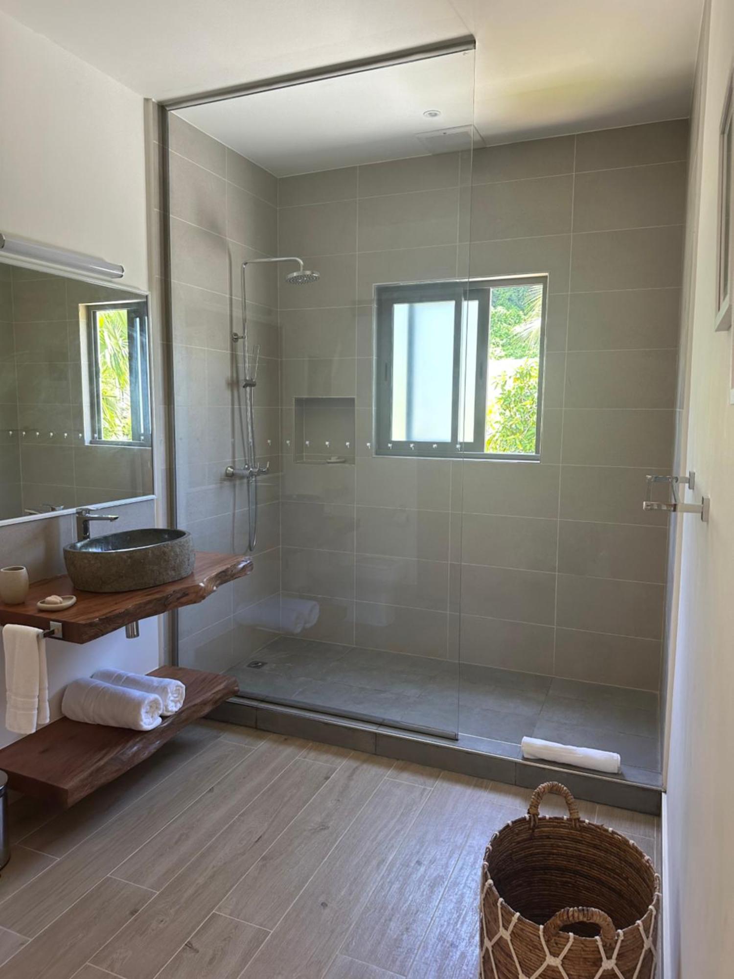 Pineapple Beach Villas Baie Lazare  Bagian luar foto